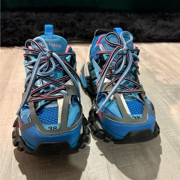 Balenciaga Sneakers in Blue and Pink - Picture 6 of 8